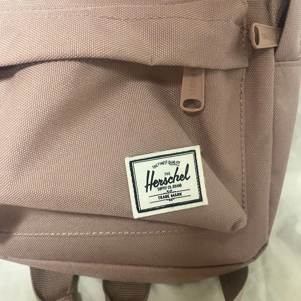 HERSCHEL Suppy Co. Women’s Classic Light Rosette Small Backpack Pocket Zip - Picture 2 of 3